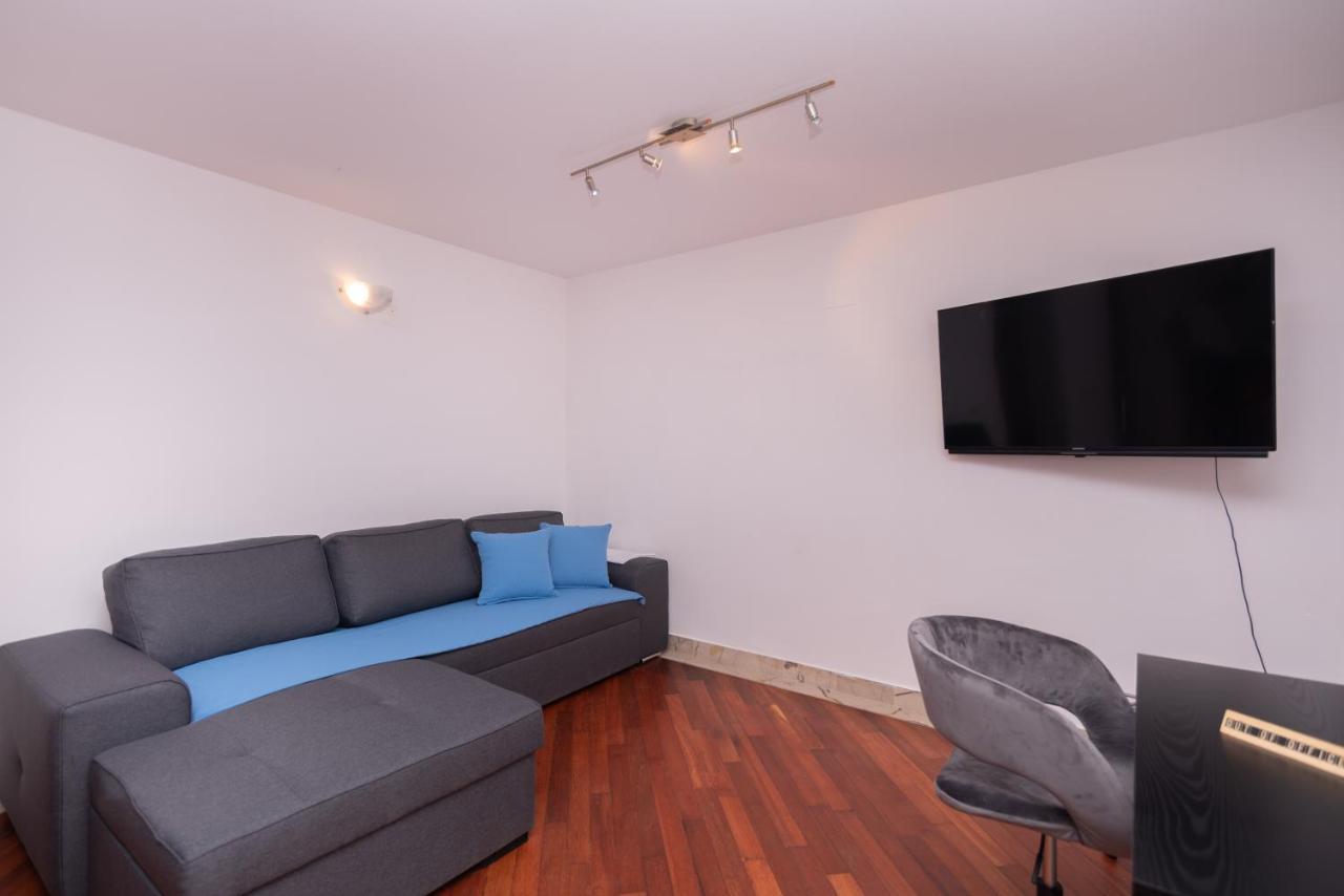 Palm Garden Apartment In Center With Big Terrace Split Exterior foto
